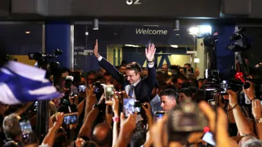 Yunanistan'da Miçotakis liderliğindeki Yeni Demokrasi Partisi tek başına iktidar