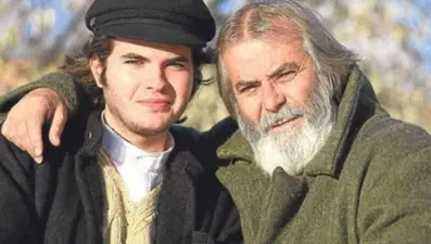 Tarık Akan'ın oğlu Barış Üregül ile eski eşi Asya Engin arasındaki takı kavgası büyüyor