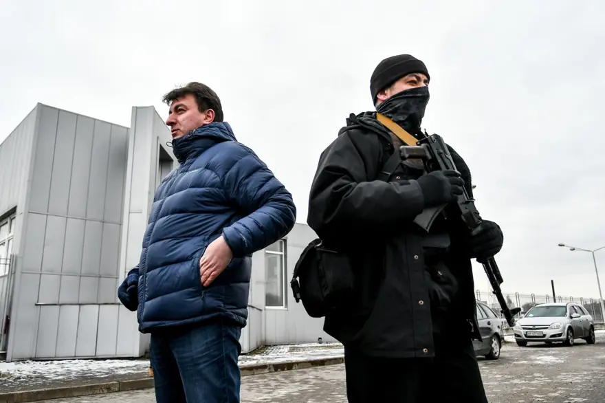 Otobüsler Mariupol'deki sivillerin tahliyesi için hazır bekliyor 7
