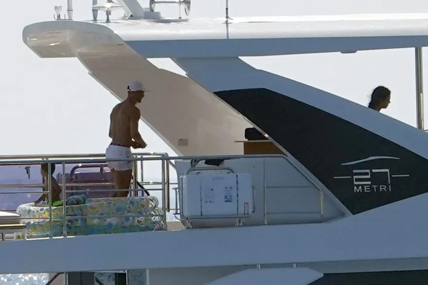 Cristiano Ronaldo 7 milyon dolarlık yatıyla tatilde 3