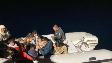 İzmir'de 37 göçmen kurtarıldı