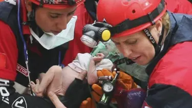 Mucize bebek Azra kimliğine kavuştu