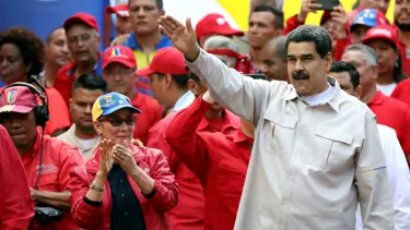 Maduro 'diyalog' çağrısını yineledi