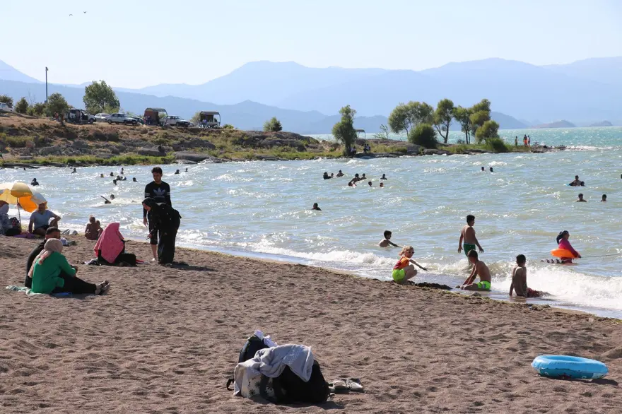 Konya'nın denizi Karaburun Plajı tatilcilerin yeni gözdesi oldu 6