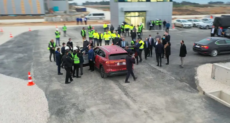 Bakanlar Varank ve Nebati, Togg'un direksiyonuna geçti: Bu müthiş bir duygu 15