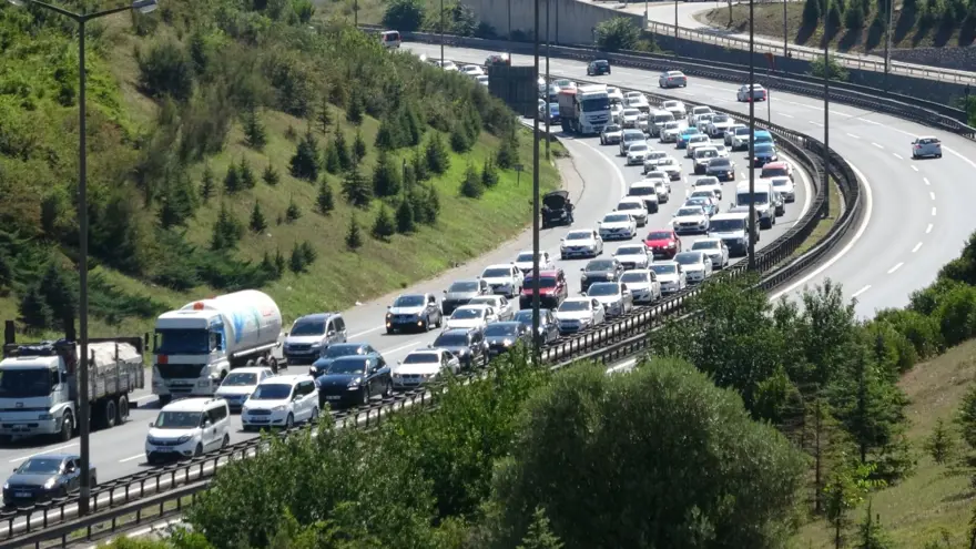 Bayram dönüşü trafik yoğunluğu 19