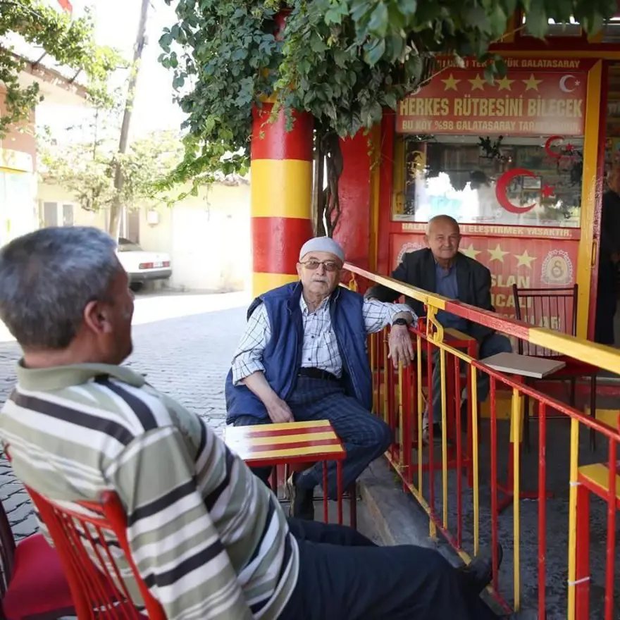 Manisa'da ilginç kahvehane! Galatasaray'ı eleştirmek, Fenerbahçe'yi övmek yasak 7