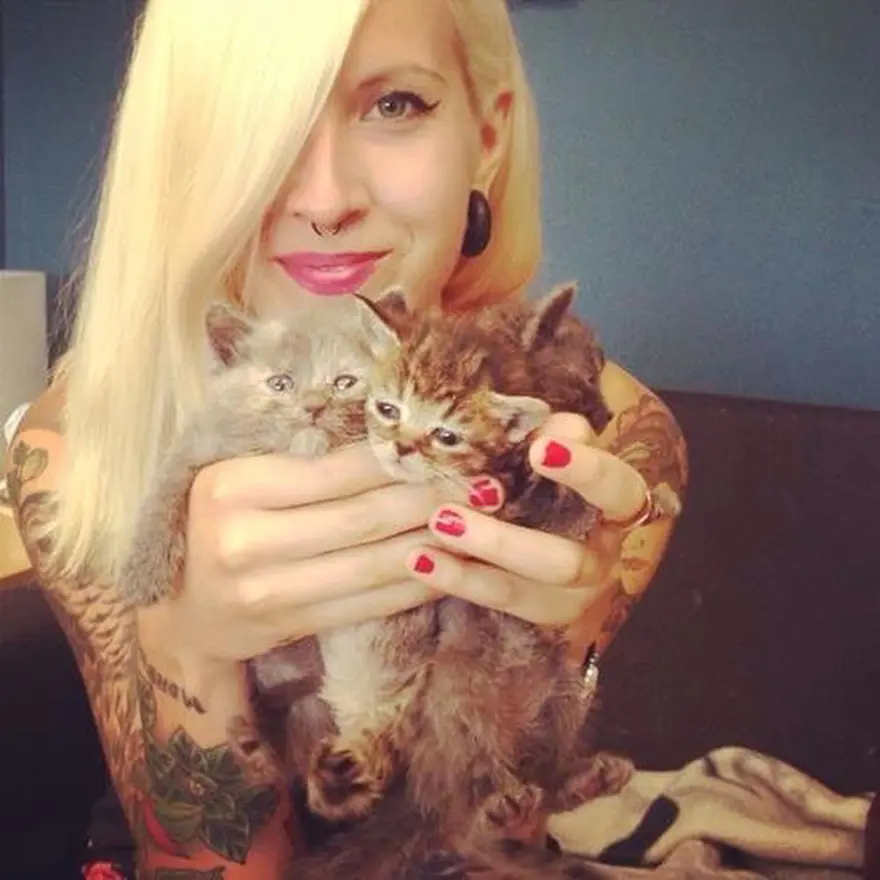 Hayatını kedileri kurtarmaya adadı 130