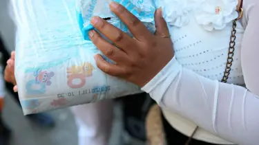 Çinli çift, bebek bezi satarak milyon dolarlık imparatorluk kurdu