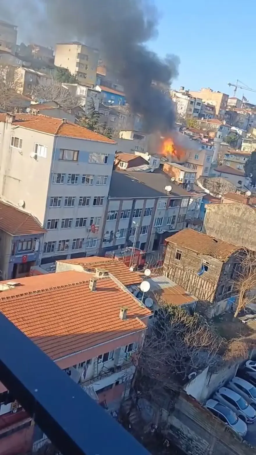 Beyoğlu'nda gecekondu yangını 1 Beyoğlu'nda gecekondu yangını 1