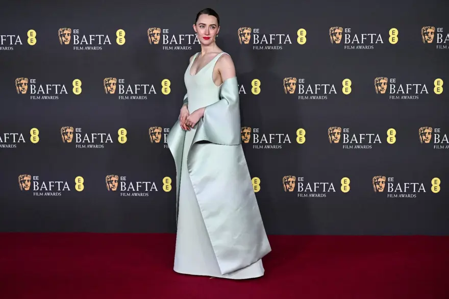 Oscar'a adım adım: BAFTA kırmızı halısının en iyi görünümleri 8 Oscar'a adım adım: BAFTA kırmızı halısının en iyi görünümleri 8