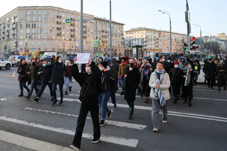 Rusya'da savaş karşıtı protestolarda 3 bin aşkın kişi gözaltına alındı 3
