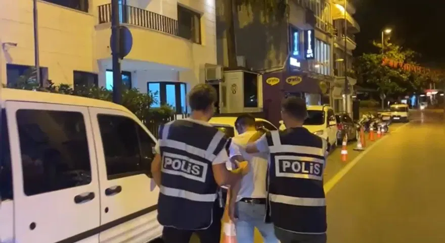 Yüksek ses ihbarına giden polisin burnunu kırdılar 2 Yüksek ses ihbarına giden polisin burnunu kırdılar 2