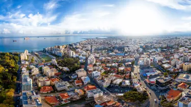 Güney Kıbrıs Rum kesimindeki Limasol kentinde ırkçı saldırı