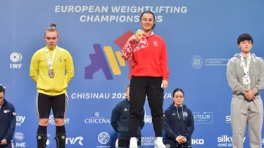 Aysel Özkan Avrupa Halter Şampiyonası’nda Avrupa İkincisi