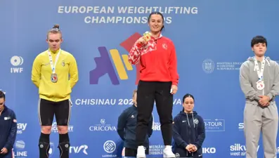 Aysel Özkan Avrupa Halter Şampiyonası’nda Avrupa İkincisi