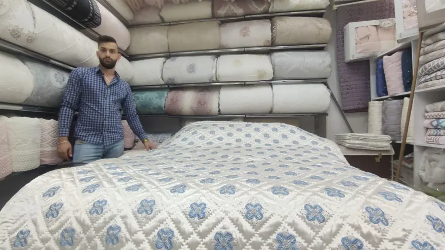 Günde bir tane örüyor, tanesini bin 500 liradan satıyor 1