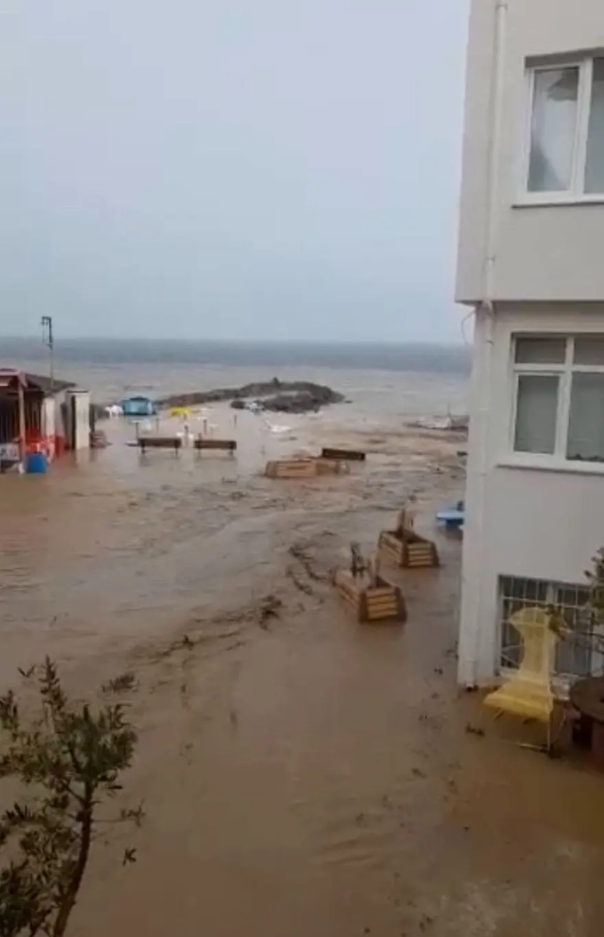 MUDANYA'DA KARAYLA DENİZ BİRLEŞTİ 10 MUDANYA'DA KARAYLA DENİZ BİRLEŞTİ 10