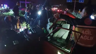 Otomobil tıra arkadan çarptı: 1 ölü, 3 yaralı