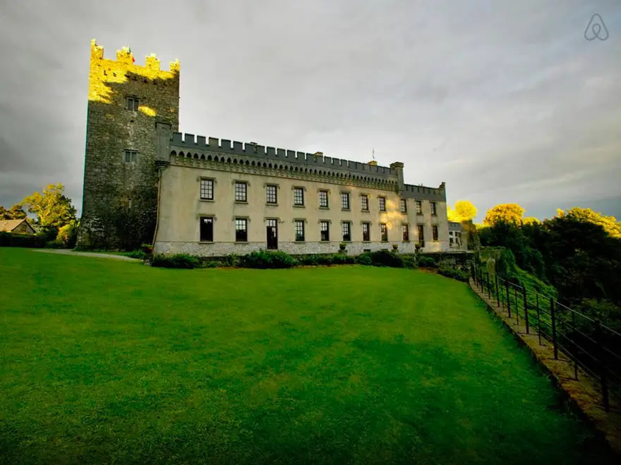 Yeni trend 'şatoda tatil' 4