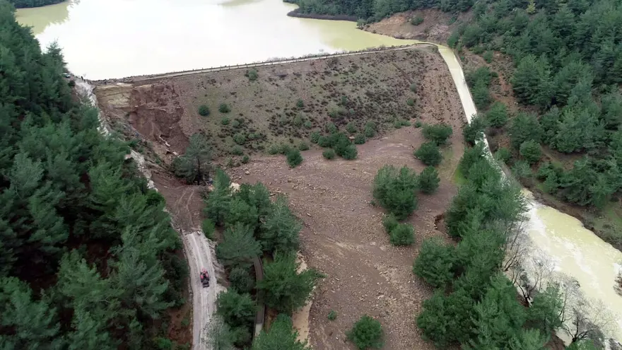 ''BİRAZ DAHA YAĞSA GÖLET PATLAYACAKTI'' 3