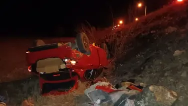 Erzincan'da şarampole devrilen otomobildeki 7 kişi yaralandı