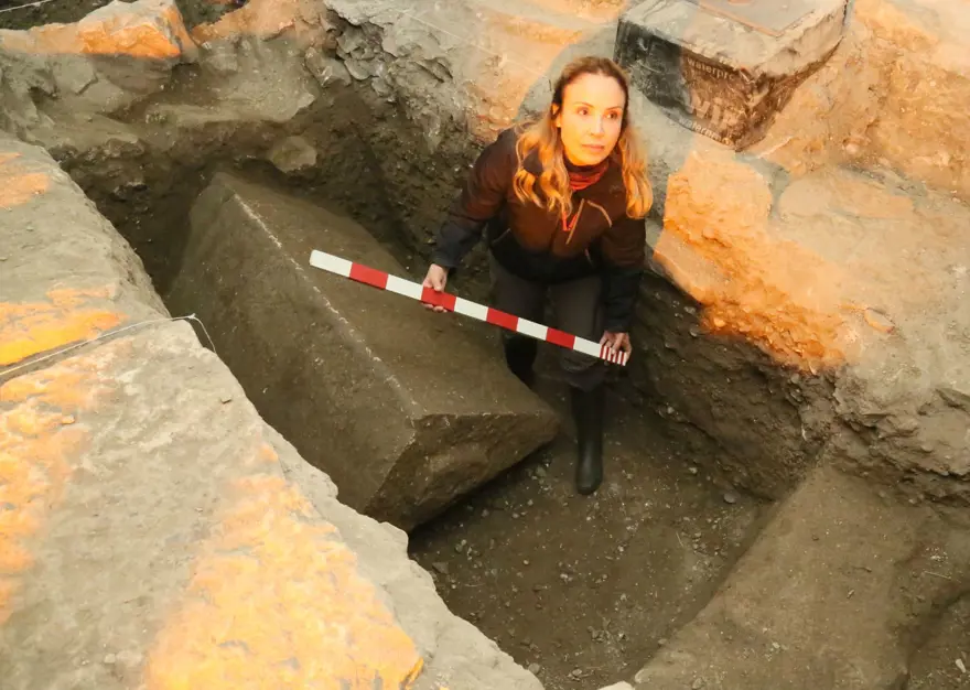 Antalya'daki tarihi kilisede lahit bulundu... Noel Baba'nın mezarı olabilir 1