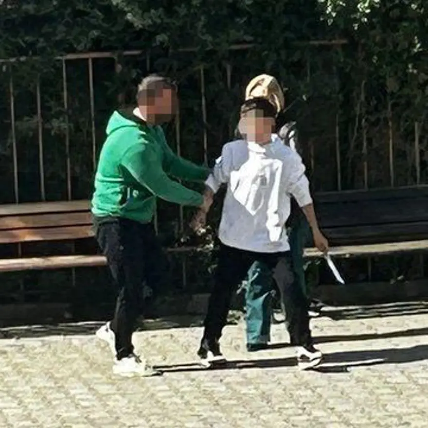 İstanbul'da okulu basan öğrenci, müdür yardımcısını bıçakla tehdit etti 2