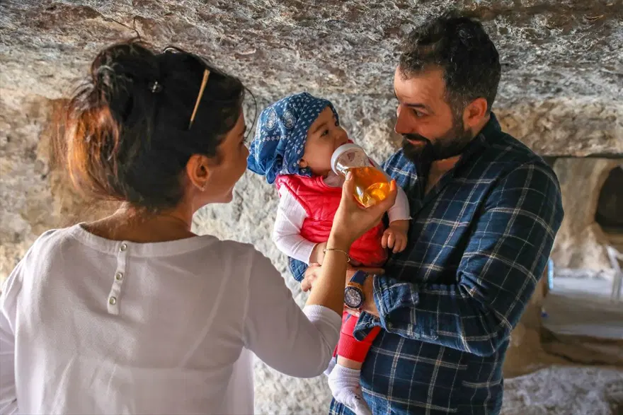 Arkeolog çiftin bebeği Sarya Hasankeyf kazı ekibinin neşe kaynağı oldu 9 Arkeolog çiftin bebeği Sarya Hasankeyf kazı ekibinin neşe kaynağı oldu 9