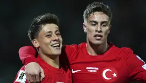 Milli futbolcu, Fenerbahçe'ye imzanın eşiğinden dönmüş: "Ne yıldızı, kutup yıldızı mı?" Milli futbolcu, Fenerbahçe'ye imzanın eşiğinden dönmüş: "Ne yıldızı, kutup yıldızı mı?"