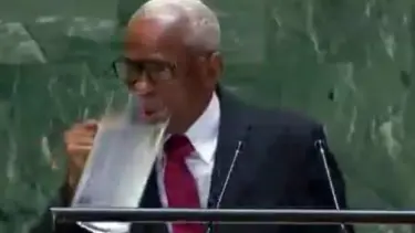 Dünyanın gözü önünde bunu yaptı: BM'ye damga vuran hareket