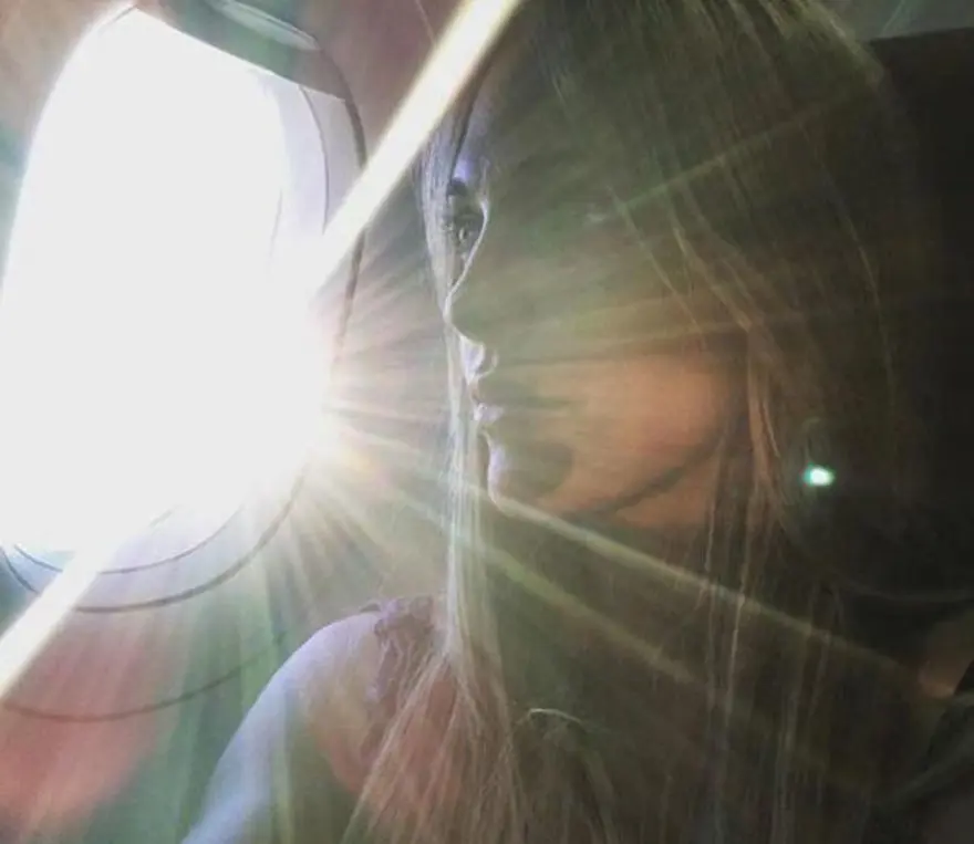 Uçakta rahatsızlanan Meryem Uzerli hastaneye kaldırıldı 13