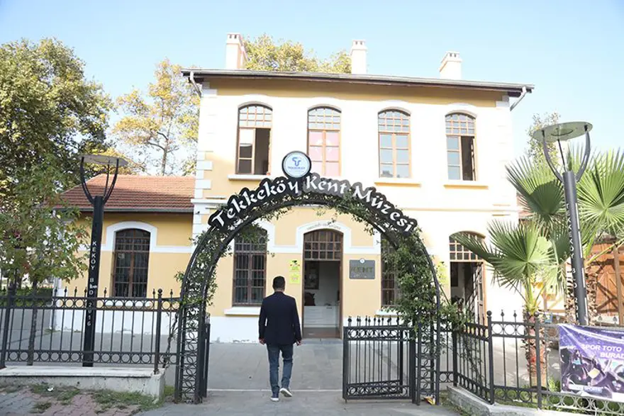 "ÖĞRENCİLER TARİHİ BURADA TENEFFÜS EDİYORLAR" 4