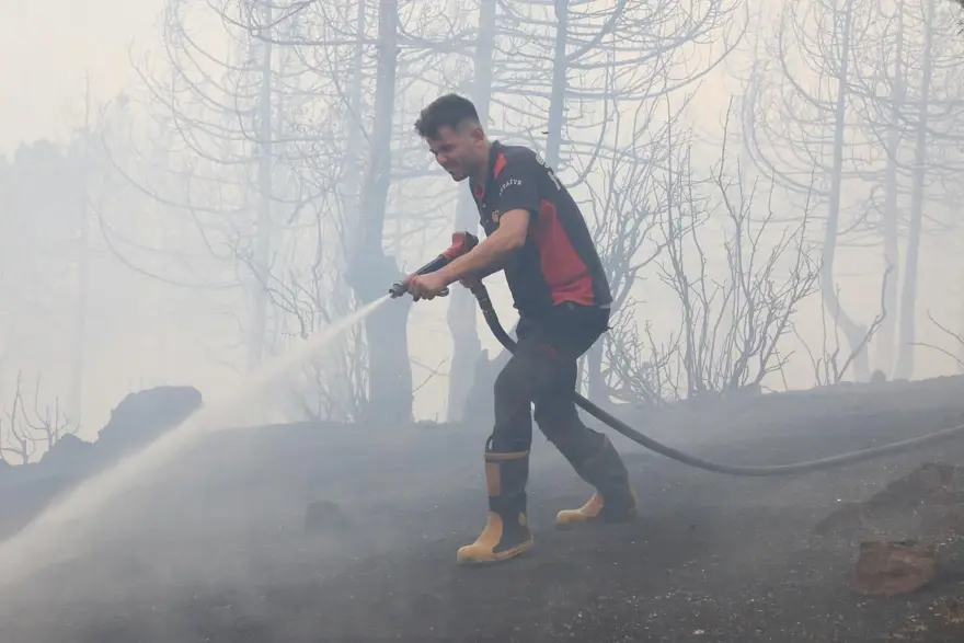 Antalya, Çanakkale, Manisa, Balıkesir, İzmir ve Kütahya’da ormanyangını 11