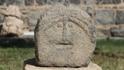 ''Dünyanın ilk emojili asker taşı'' Diyarbakır’da sergileniyor