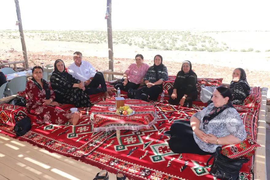 Avrupa'daki çocukları dönsün diye köye havuzlu villa yaptırdı 4