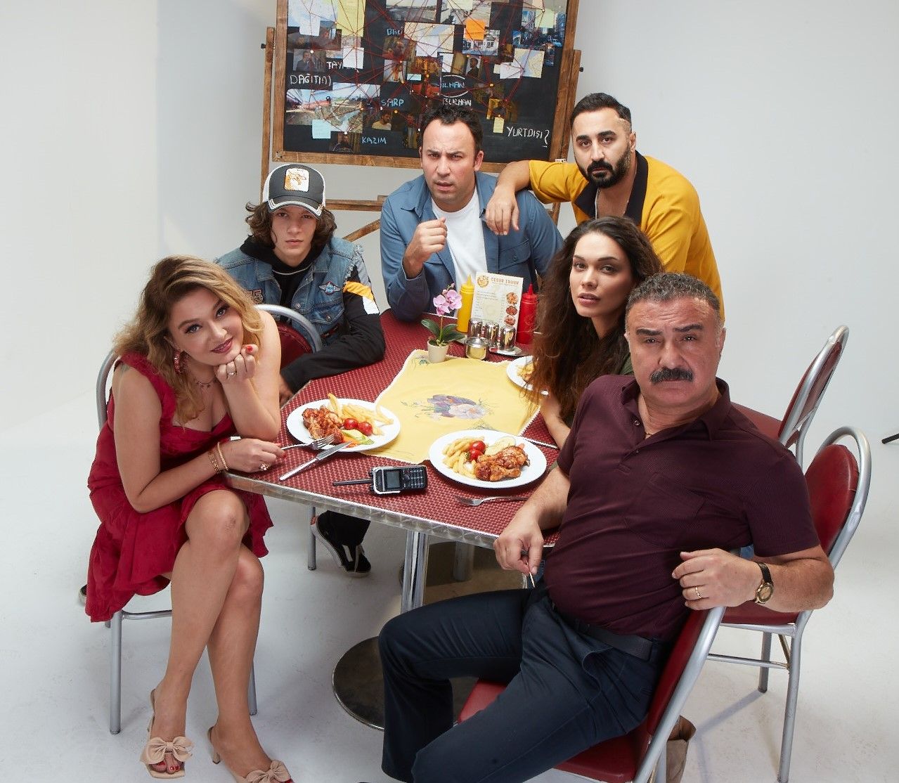 Nurgül Yeşilçay ve Cengiz Bozkurt'lu Kim Bu Aile'den ilk fragman