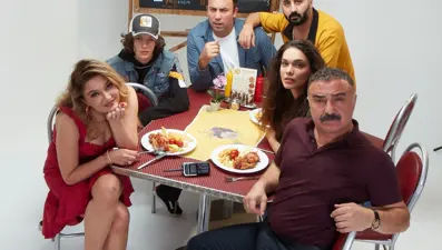 Nurgül Yeşilçay ve Cengiz Bozkurt'lu Kim Bu Aile'den ilk fragman