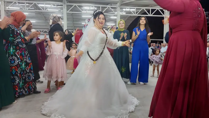 Denizli'de down sendromlu Esra'nın düğün hayali gerçek oldu 4