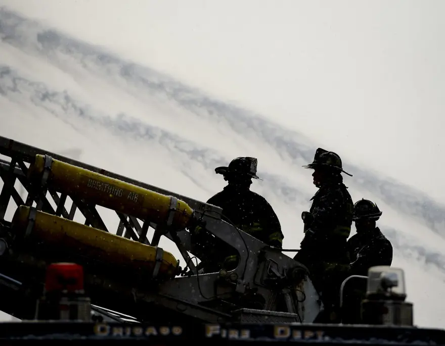 İtfaiyenin buzla mücadelesi 54