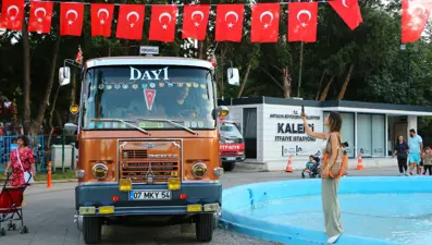 Antalya'da nostalji tutkunları Yeşilçam Festivali'nde buluştu