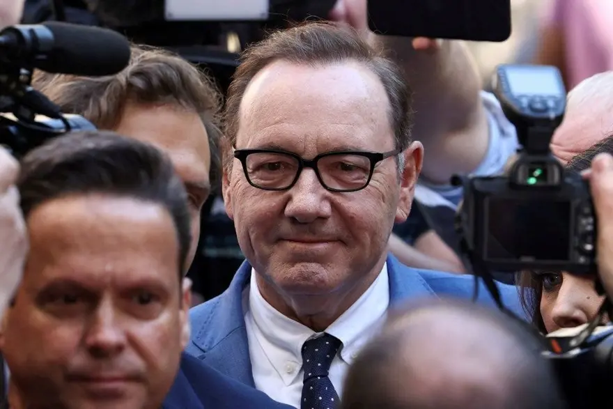 Kevin Spacey'e tazminat cezası 