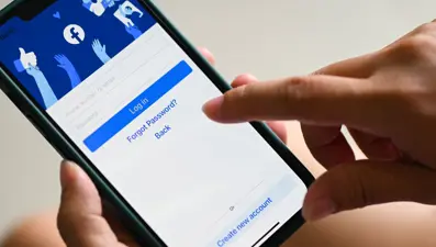 Facebook ilanları için "kimlik doğrulama" şartı