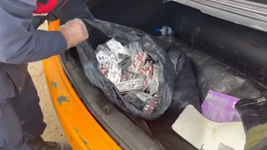 Ticari takside binlerce psikotrop hap ele geçirildi 2