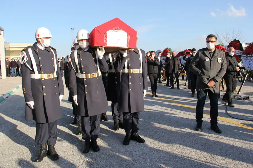 Gara şehidi Başçavuş Semih Özbey'e veda 2 Gara şehidi Başçavuş Semih Özbey'e veda 2