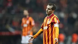 Galatasaraylı Kerem Aktürkoğlu maç sonrası trafikte tartışma yaşadı: Sen milli takım oyuncususun