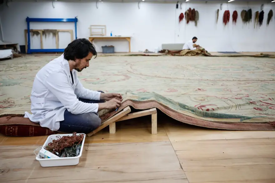 Dolmabahçe Sarayı'nın 119 yıllık halısı restore ediliyor 13
