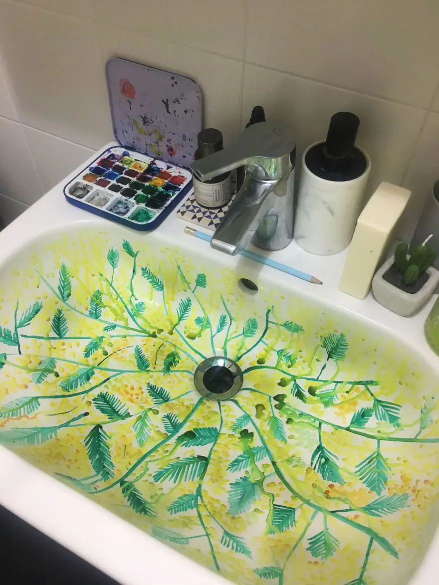 İtalyan ressam lavaboyu tuval olarak kullandı 17
