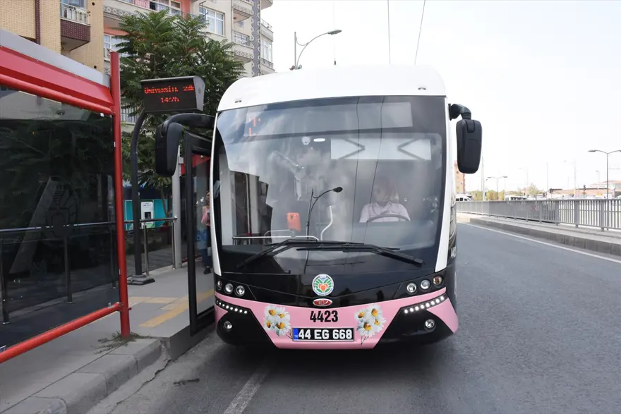 Malatya'da "pembe trambüs" uygulaması başladı 17
