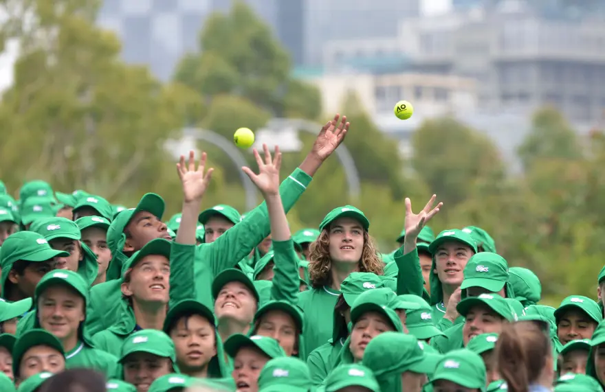 Kortların sessiz kahramanları, top toplayıcı çocuklar 3 Kortların sessiz kahramanları, top toplayıcı çocuklar 3